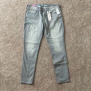 Denizen from Levi's Juniors Low-Rise Jegging Jeans Size 17